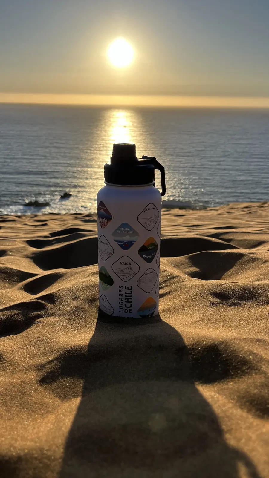 Botella Kalpu al atardecer en la duna